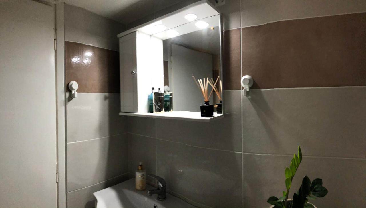 Cosy Apartment In Metaxourgeio Афины Экстерьер фото